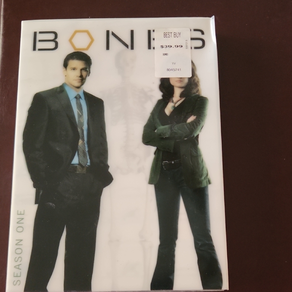 Bones Season One DVD Set - Picture 2 of 6
